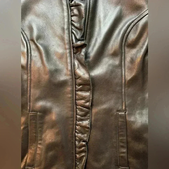 DKNY Donna Karan New York| ladies lambskin moto style leather jacket. Size: S - Picture 11 of 16